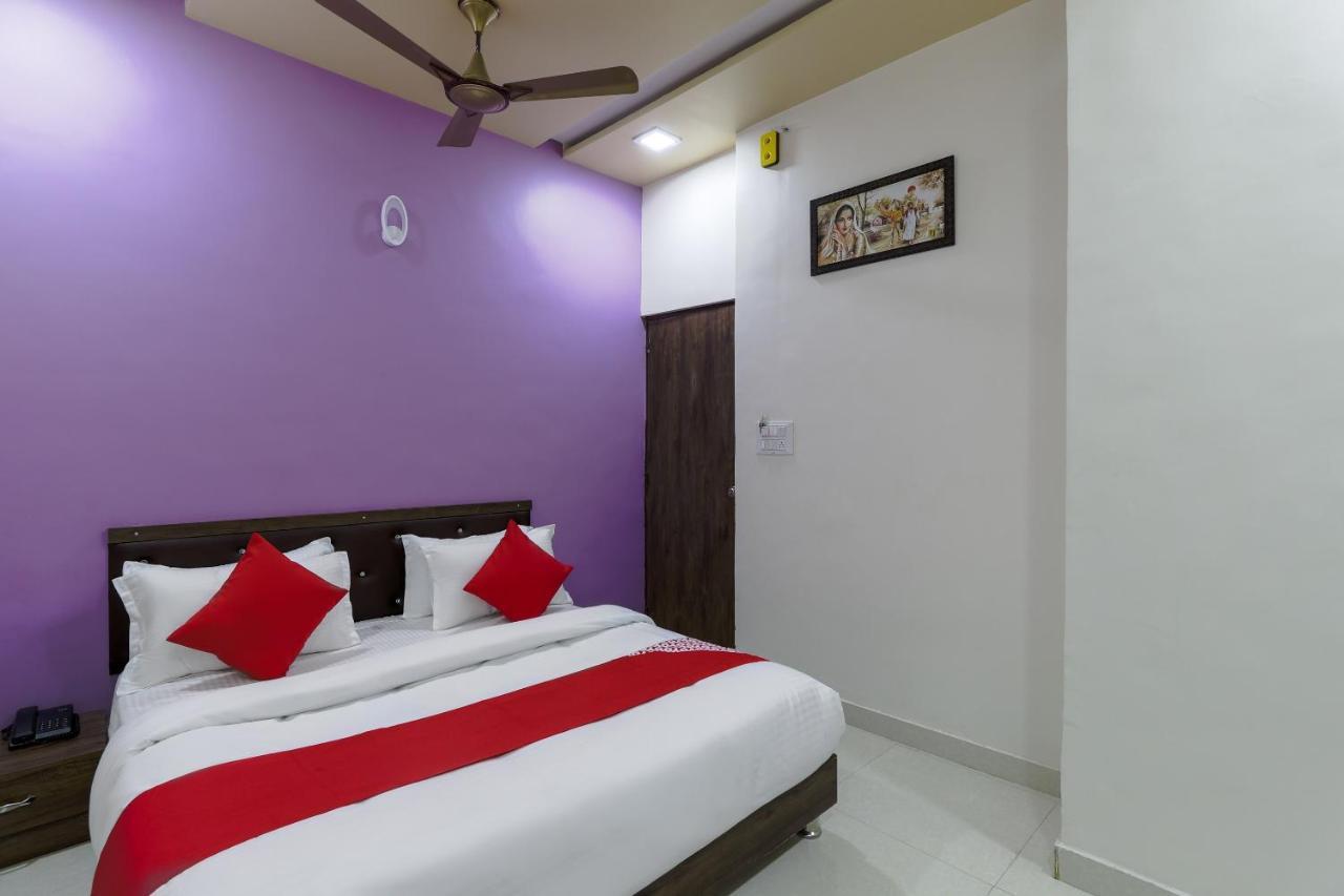 Oyo 47110 Hotel Royal Palace Naroda エクステリア 写真